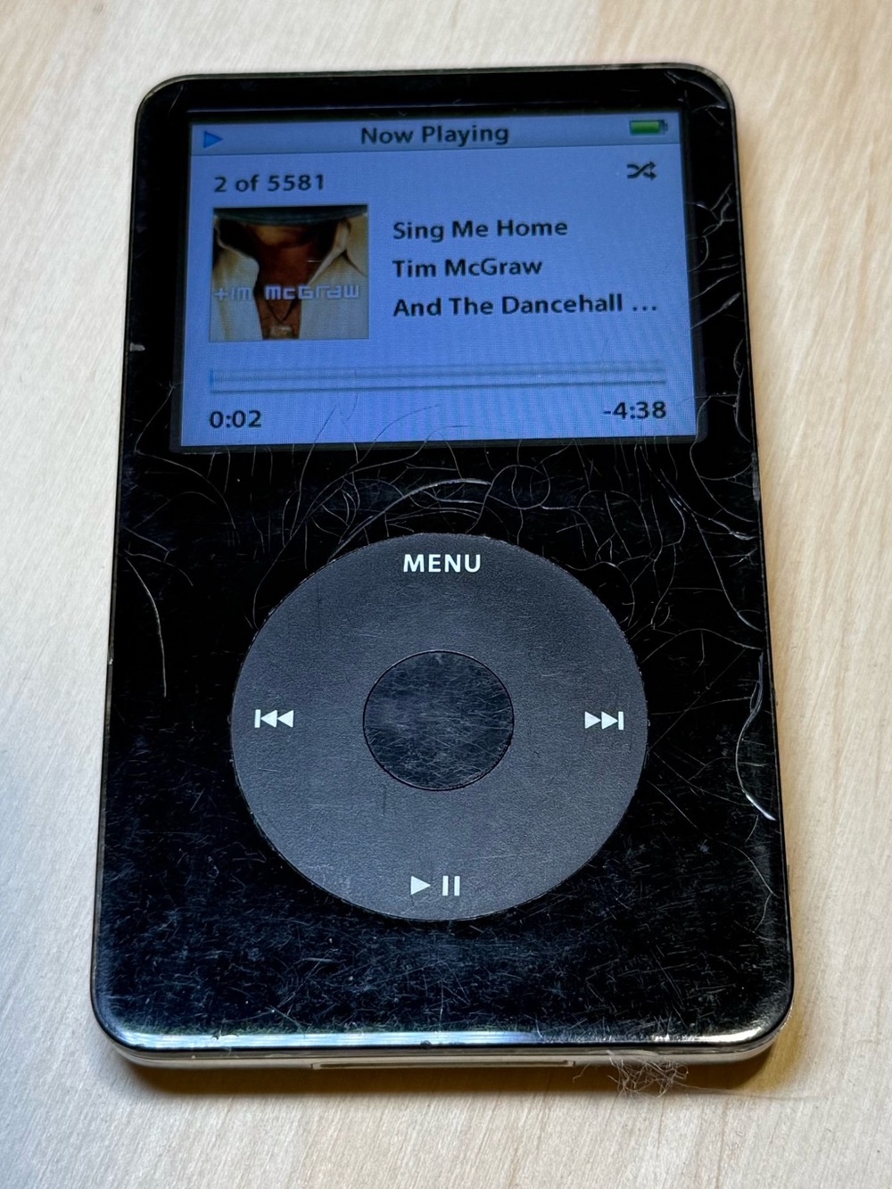 iPod Model:A1136 5thGen 30GB Blk Tested 7-8hr Battery w/5581Song-Charg Read Info
